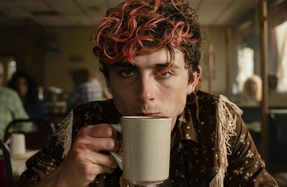 Zdjęcie okładkowe wpisu: Timothee Chalamet jako mistrz tenisa stołowego. Zobaczcie pierwsze zdjęcia z planu filmu Marty Supreme