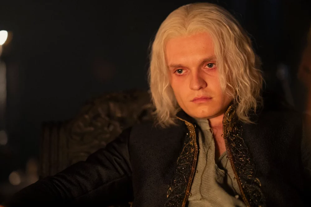 Zdjęcie okładkowe wpisu: Groźby za rolę w serialu? Tom Glynn-Carney o problemach po występie w Rodzie Smoka