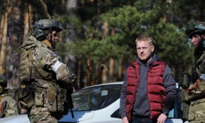 Zdjęcie okładkowe wpisu: „Po prostu fascynują mnie ludzie, lubię z nimi współpracować” – wywiad z Cezarym Łukaszewiczem