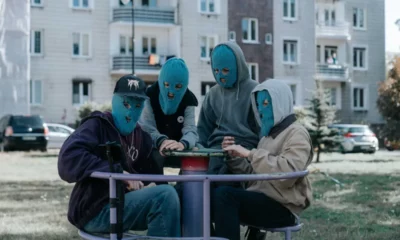 Zdjęcie okładkowe wpisu: Ministranci niczym komiksowi mściciele. Zdjęcia z nowego filmu Piotra Domalewskiego