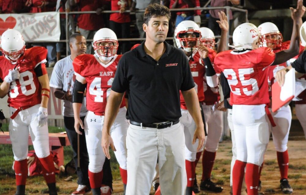 Zdjęcie okładkowe wpisu: Młodzieżowy futbol amerykański powraca. Trwają prace nad rebootem Friday Night Lights!