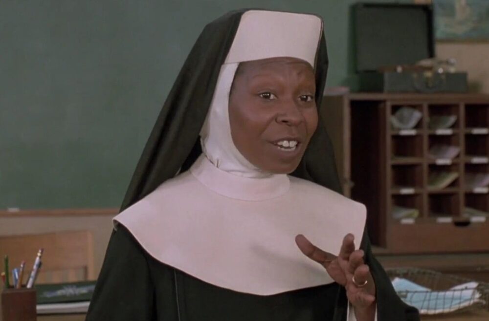Zdjęcie okładkowe wpisu: Zakonnica w przebraniu 3. Whoopi Goldberg o zmianach w filmie w związku ze śmiercią Maggie Smith