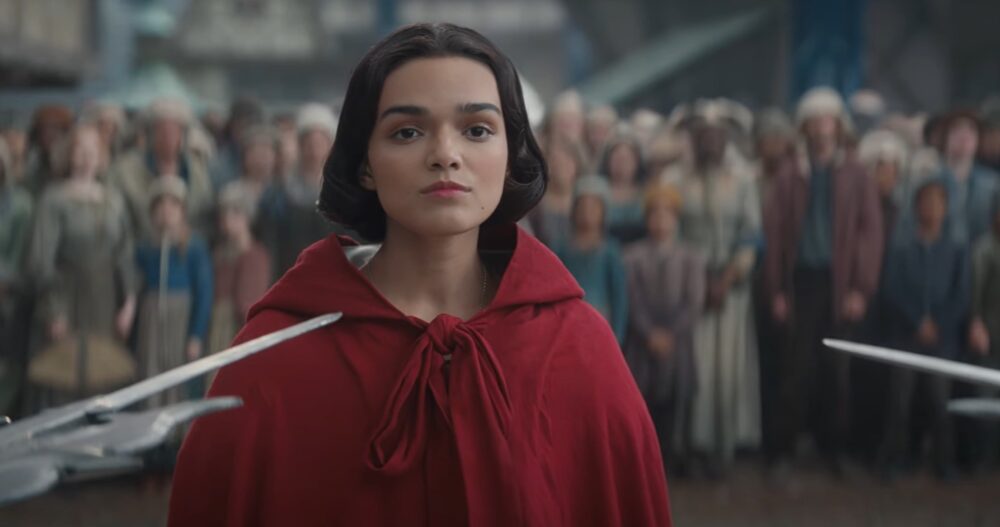Zdjęcie okładkowe wpisu: Rachel Zegler jako zbuntowana Śnieżka w nowym zwiastunie filmu Disneya
