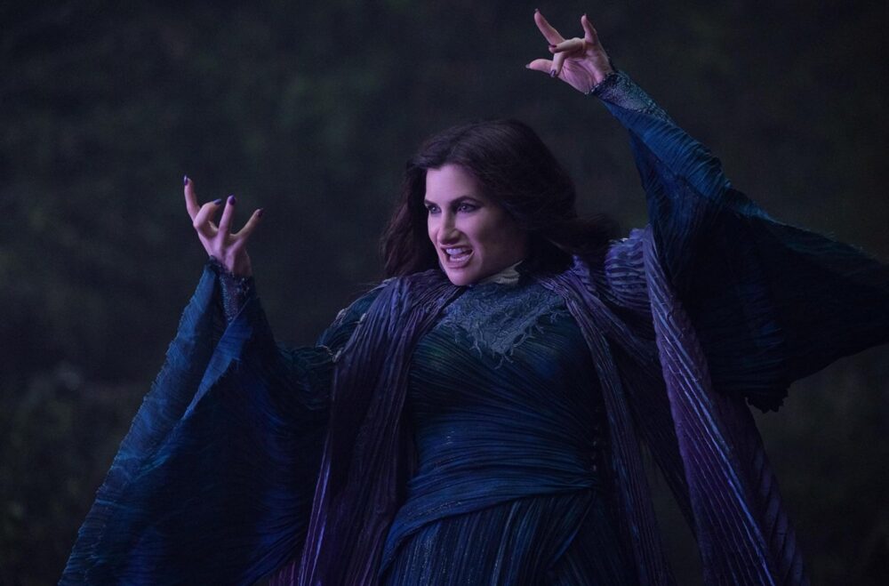 Zdjęcie okładkowe wpisu: Więcej magii w karierze Kathryn Hahn? Aktorka przymierzana do roli matki Gertrudy w wersji live-action filmu Zaplątani