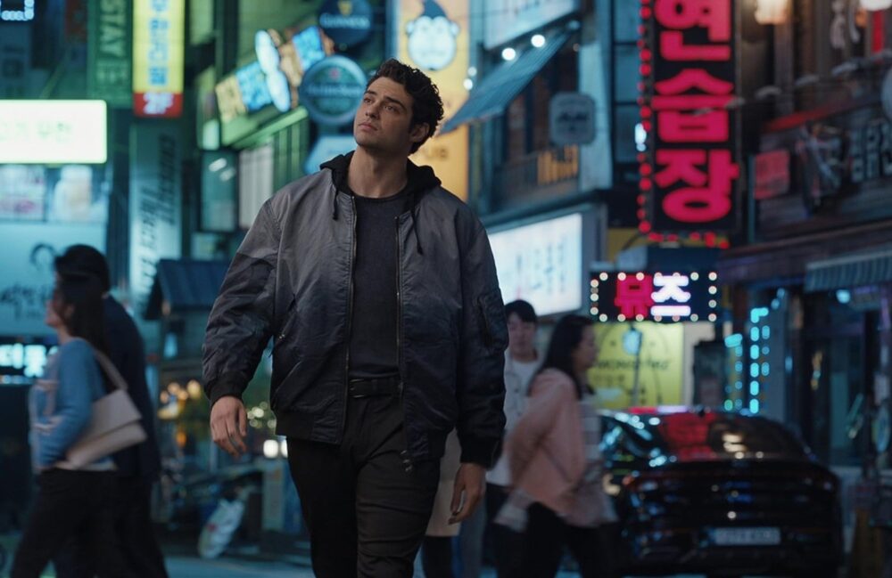 Zdjęcie okładkowe wpisu: Noah Centineo w centrum szalonej akcji. Zobaczcie pierwszy zwiastun 2. sezonu serialu Zwerbowany