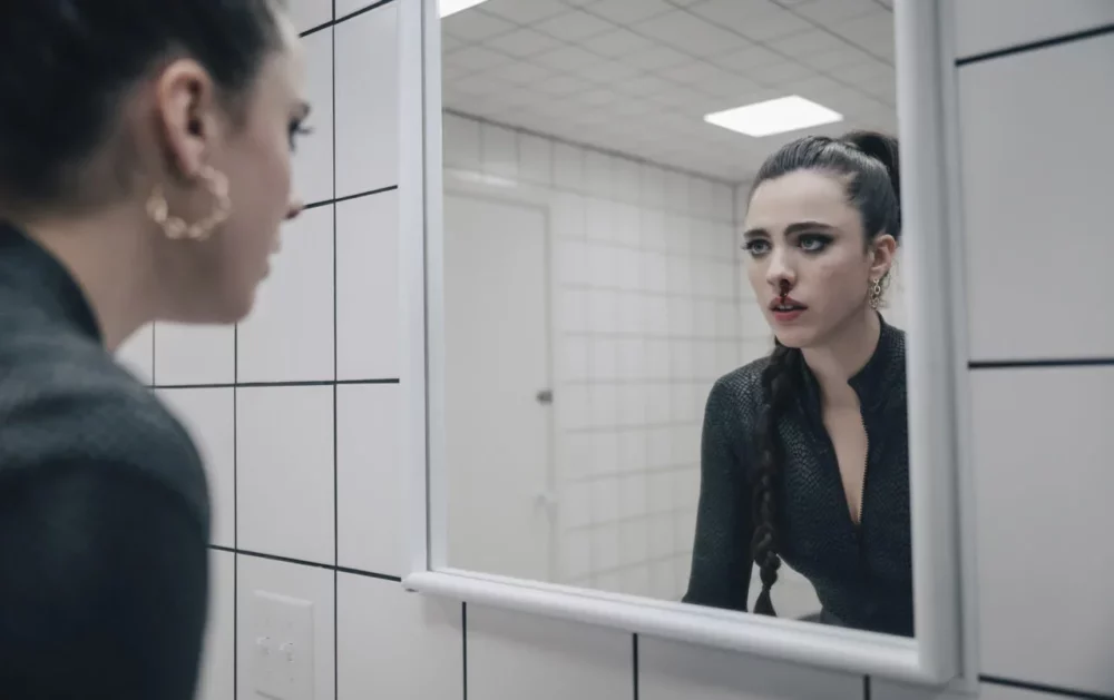 Zdjęcie okładkowe wpisu: Margaret Qualley musiała przejść sporą drogę, by dojść do siebie po Substancji. Zajęło jej to rok