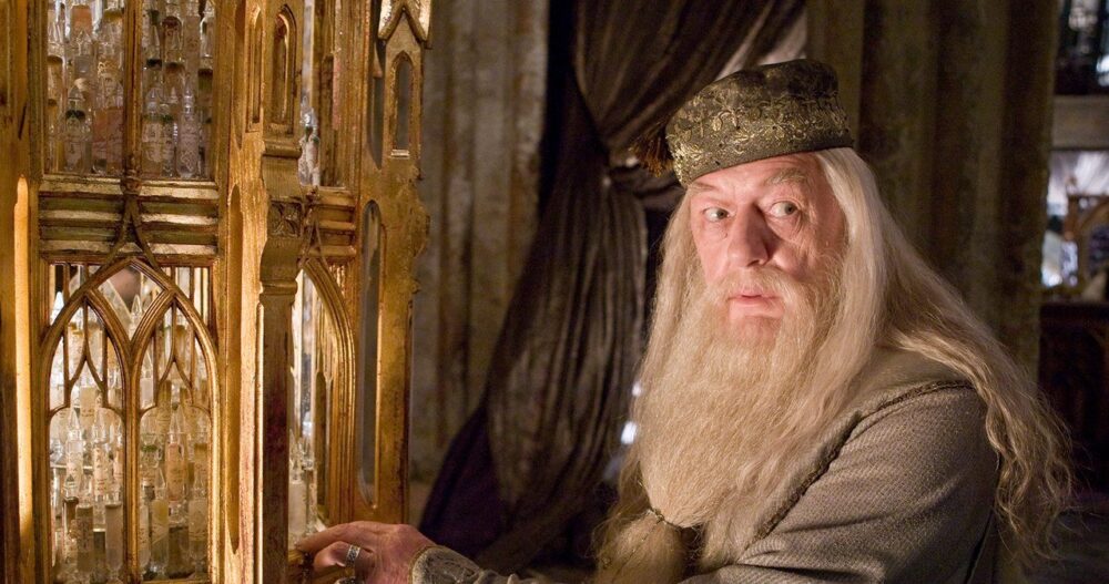 Zdjęcie okładkowe wpisu: Być może poznaliśmy właśnie nowego Dumbledore’a. Aktor bliski zakontraktowania
