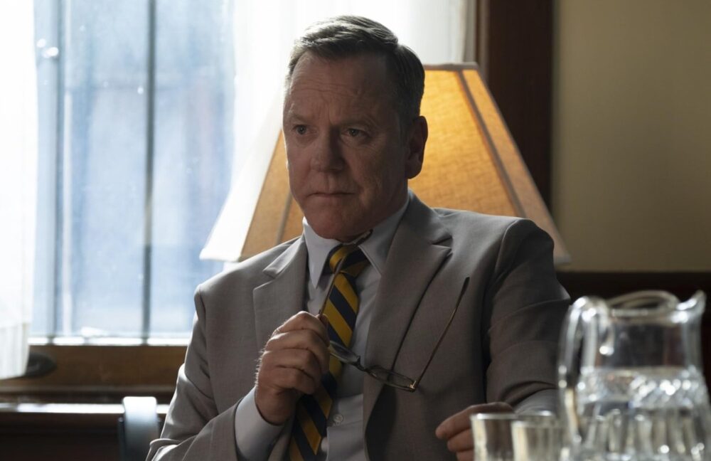 Zdjęcie okładkowe wpisu: Tinsel Town. Kiefer Sutherland u boku Rebel Wilson w świątecznej komedii