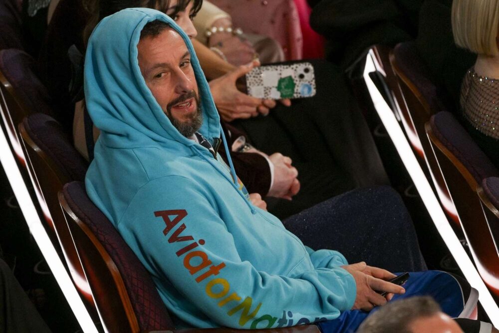 Zdjęcie okładkowe wpisu: Adam Sandler przeszedł samego siebie! Conan O’Brien zażartował ze stroju aktora