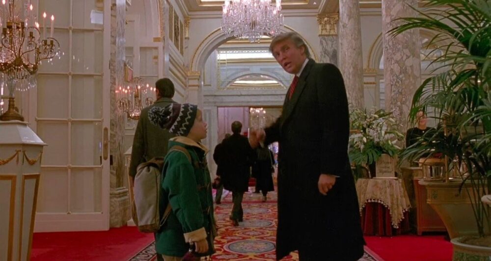 Zdjęcie okładkowe wpisu: Reżyser Kevina samego w Nowym Jorku chciałby, by Donald Trump został usunięty z filmu. „To klątwa.”