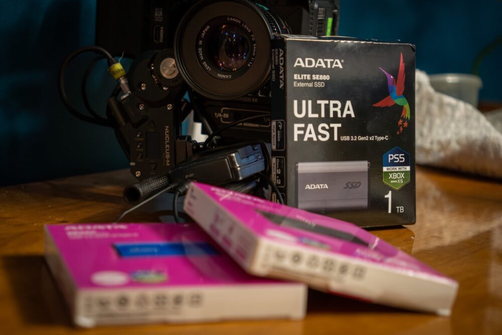 Zdjęcie okładkowe wpisu: ADATA SE880 – Zewnętrzny SSD, który zdał egzamin na planie filmowym