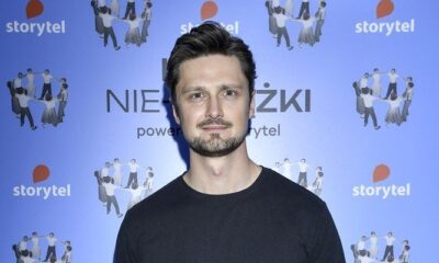 Zdjęcie okładkowe wpisu: „Każda inicjatywa, która promuje audiobooki, wydaje mi się cenna” – wywiad z Filipem Kosiorem, lektorem audiobooków