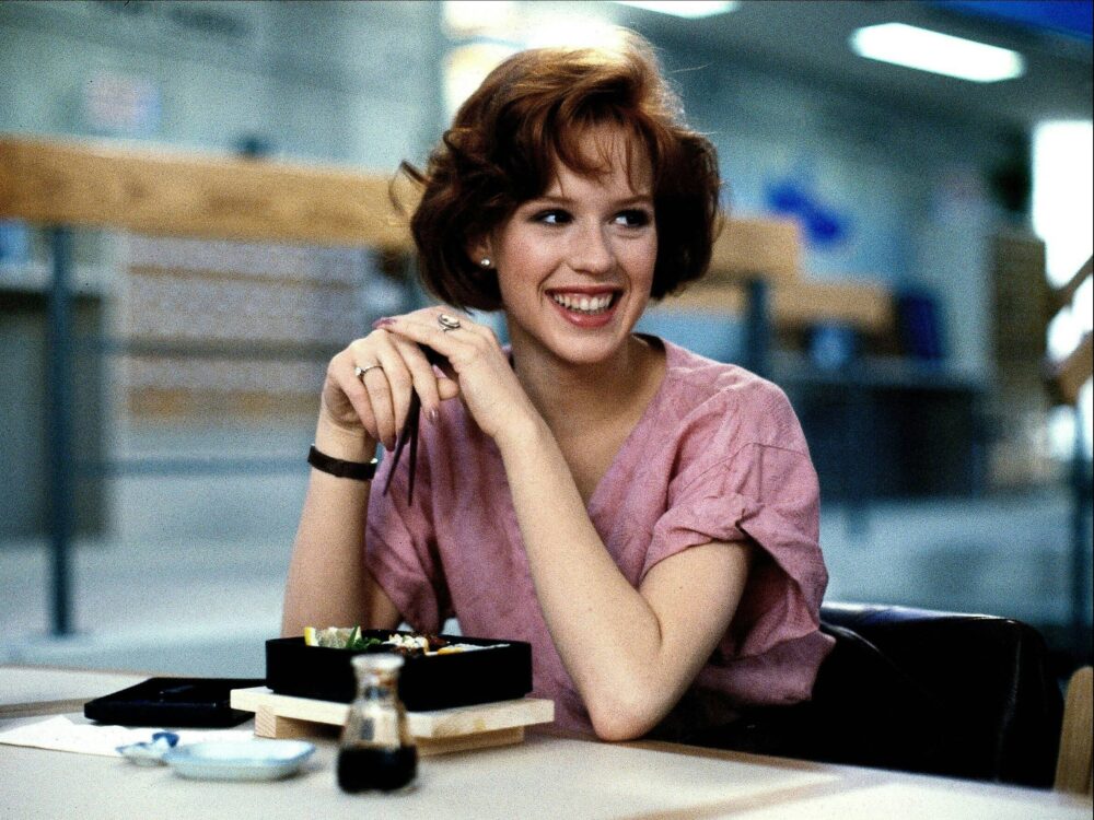 Zdjęcie okładkowe wpisu: Molly Ringwald uważa, że tworzenie remaku Klubu winowajców nie ma sensu