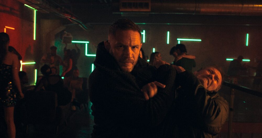 Zdjęcie okładkowe wpisu: Tom Hardy w brutalnym akcyjniaku od Netflixa. Zobacz zwiastun Chaos