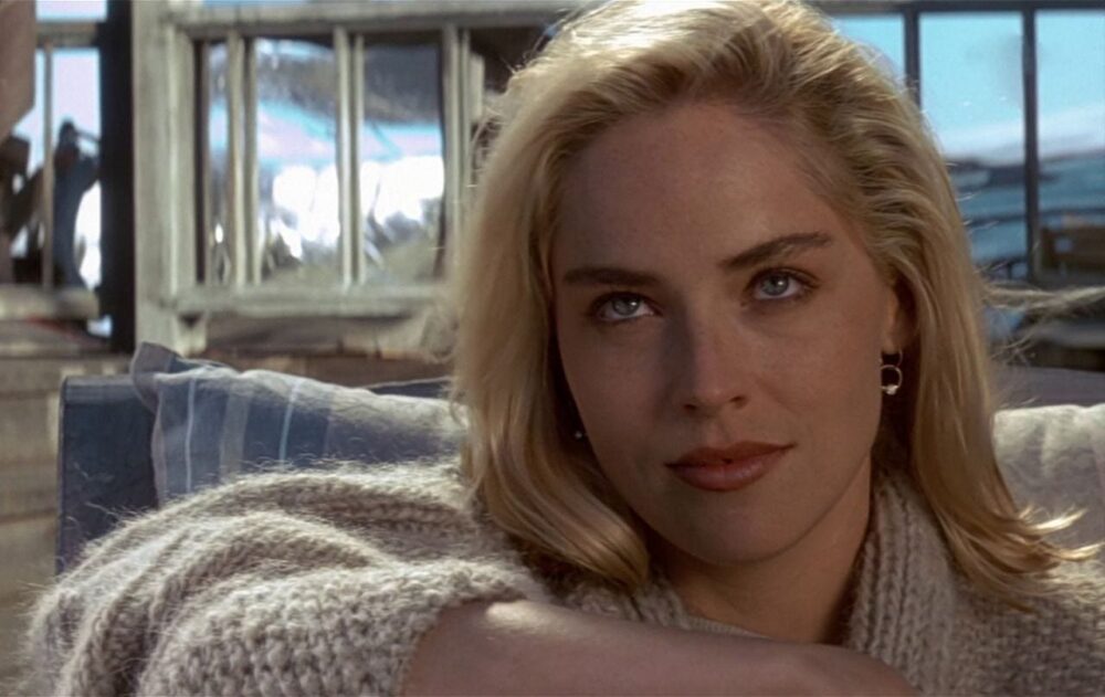 Zdjęcie okładkowe wpisu: Czy Sharon Stone powróci w nowym Nagim instynkcie? Scenariusz pisany jest z myślą o niej