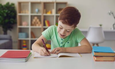 Zdjęcie okładkowe wpisu: Back to School 2025: sprytniej, nie ciężej. Oto tech-life hacki do nauki w domu i szkolnej pracowni