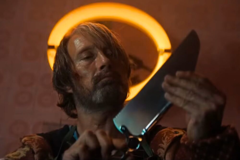 Zdjęcie okładkowe wpisu: Bryan Fuller i Mads Mikkelsen wracają razem w potwornej przygodzie! Zobacz zwiastun Dust Bunny