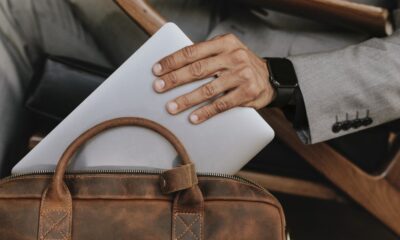 Zdjęcie okładkowe wpisu: Nowoczesne materiały w pokrowcach na laptopy – co warto wiedzieć?