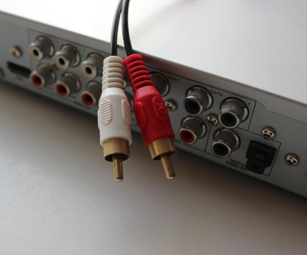 Zdjęcie okładkowe wpisu: Jaki sprzęt audio/video podłączysz dzięki kablom RCA?