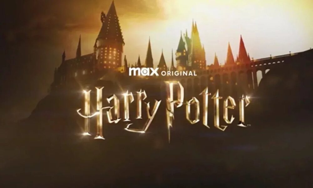 Zdjęcie okładkowe wpisu: Bohaterowie serialu Harry Potter na nowych zdjęciach. Zobaczcie kultowe sceny z książki zza kulis